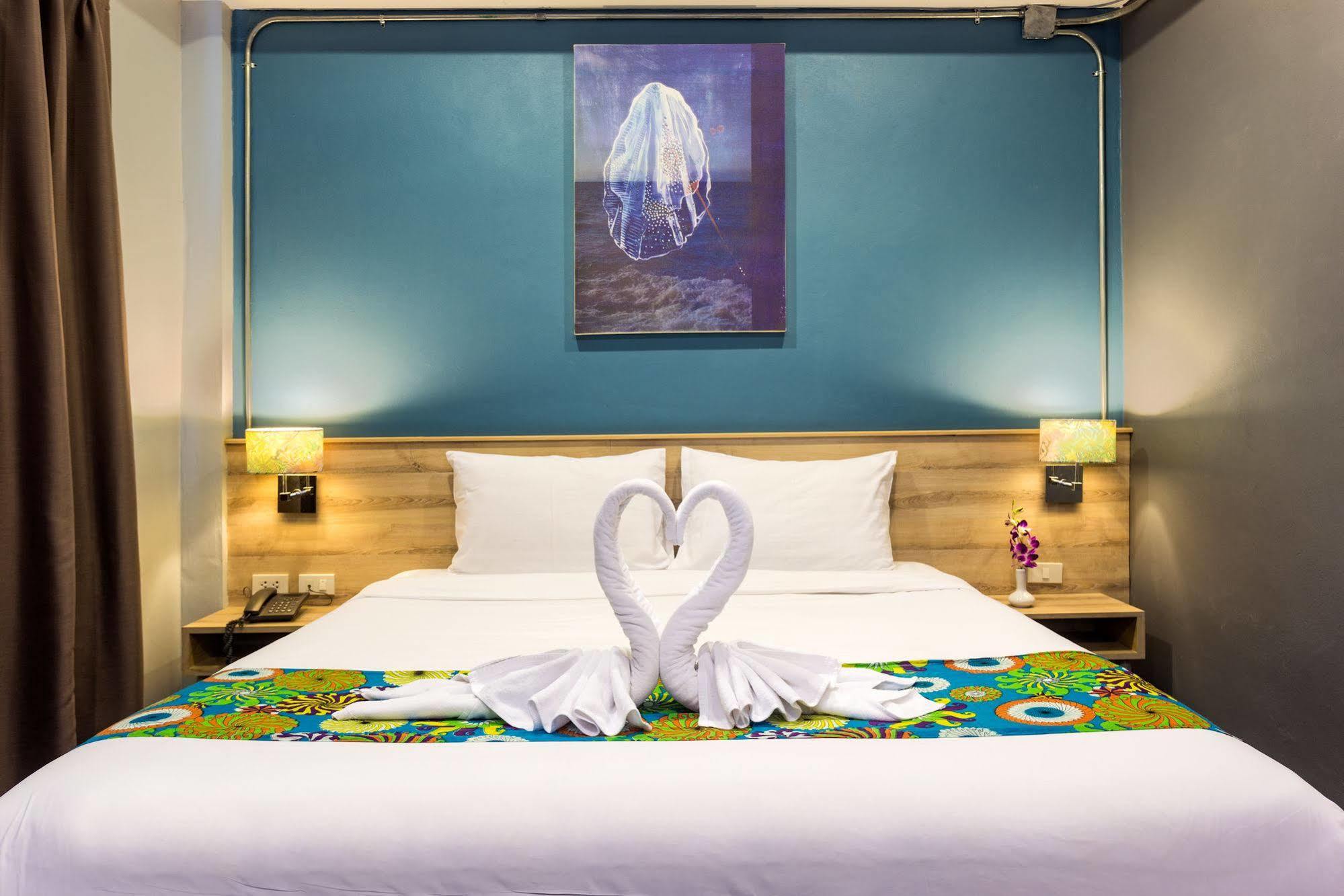 Memory Patong - Sha Certified Hotel Ngoại thất bức ảnh