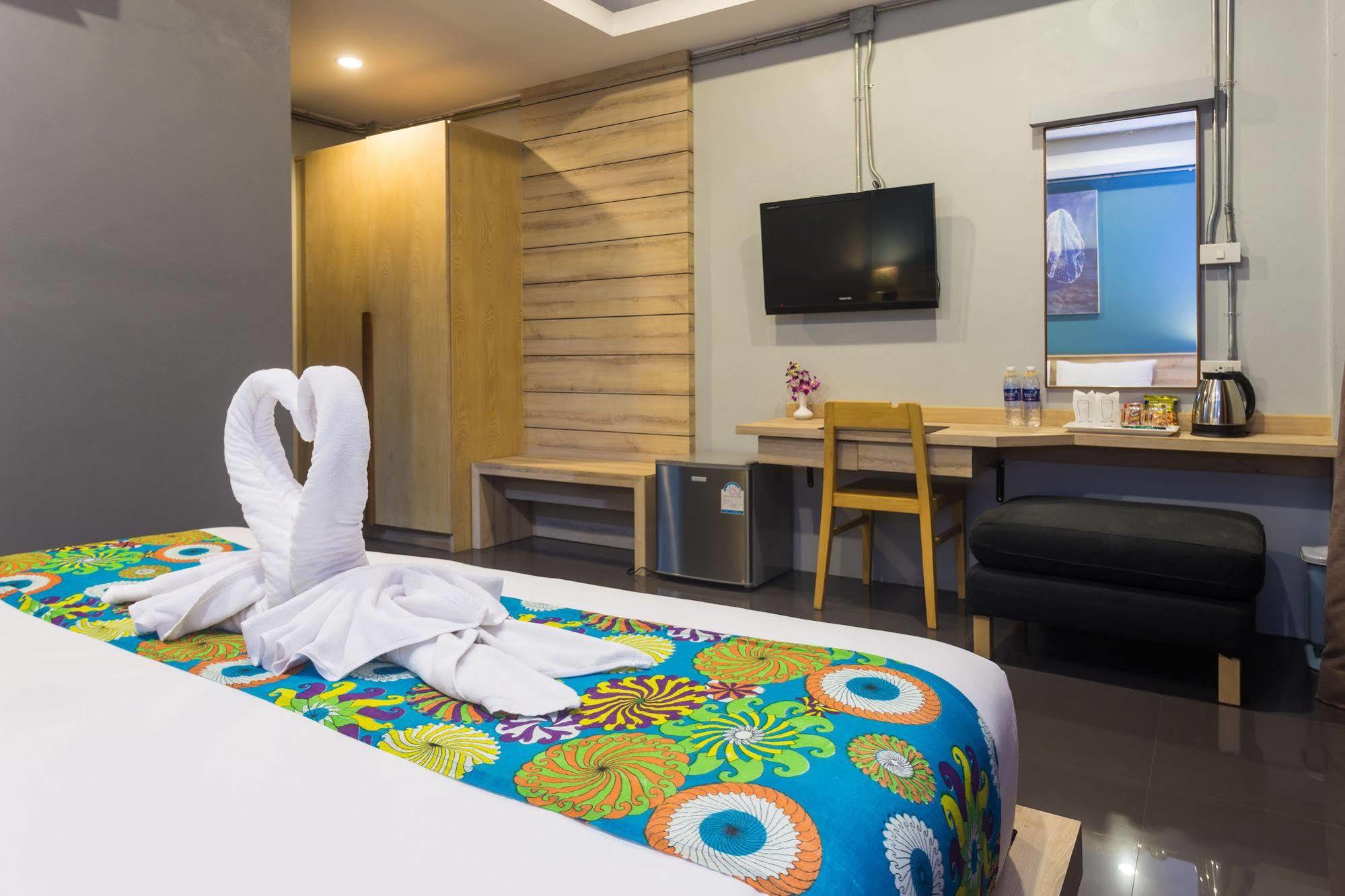 Memory Patong - Sha Certified Hotel Ngoại thất bức ảnh