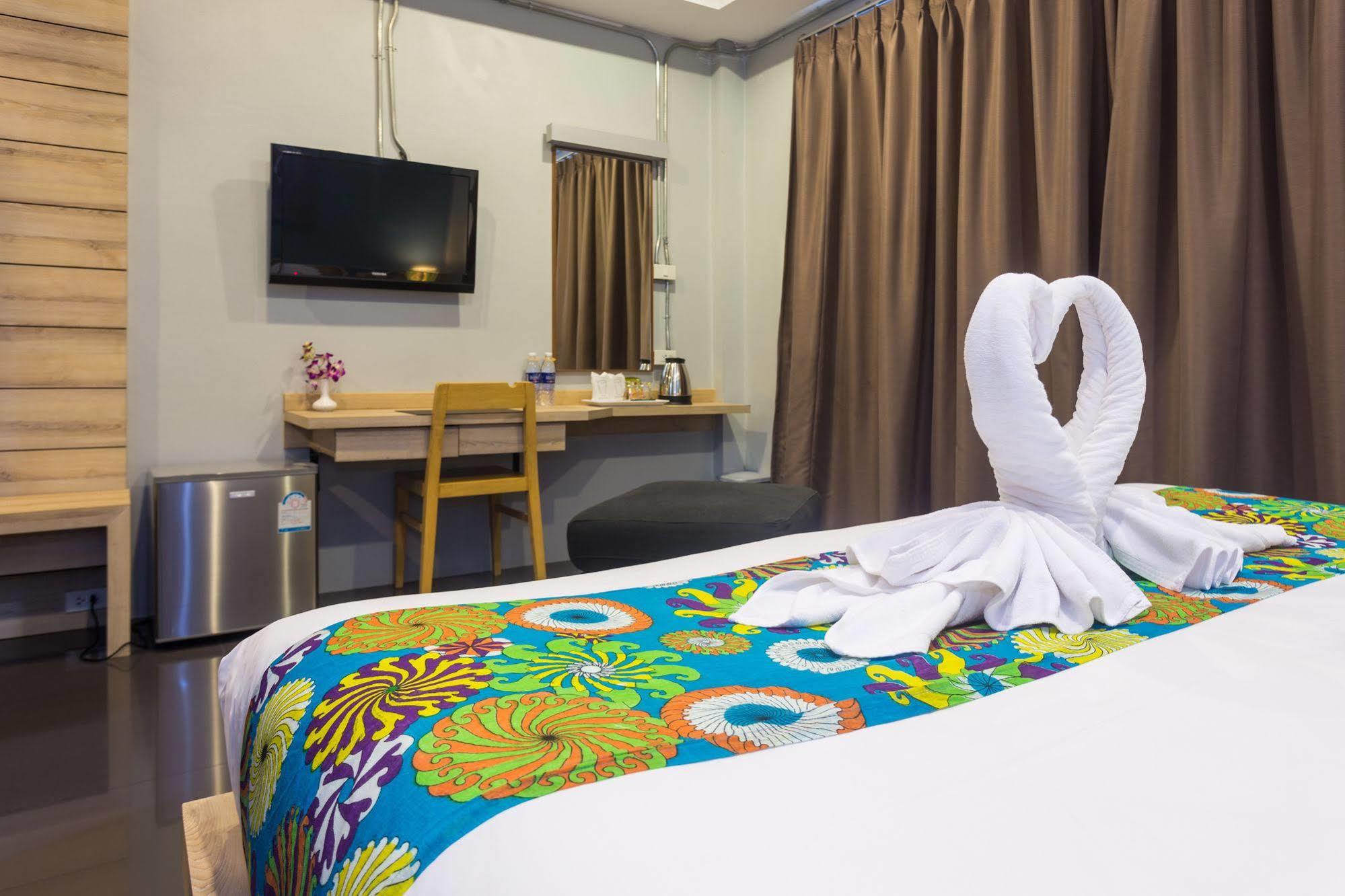 Memory Patong - Sha Certified Hotel Ngoại thất bức ảnh
