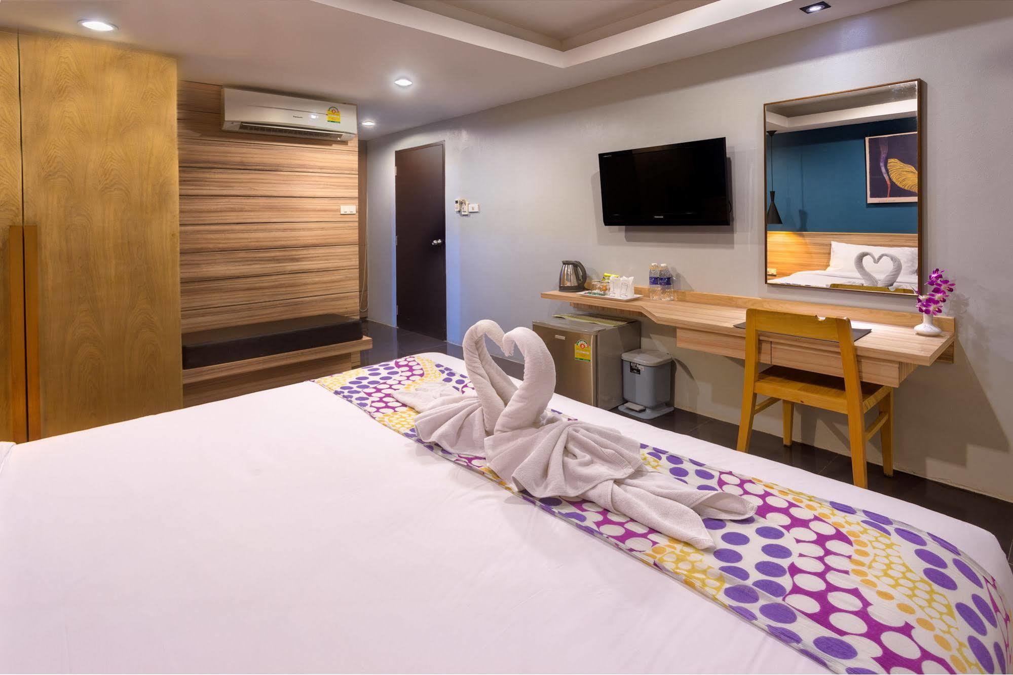 Memory Patong - Sha Certified Hotel Ngoại thất bức ảnh